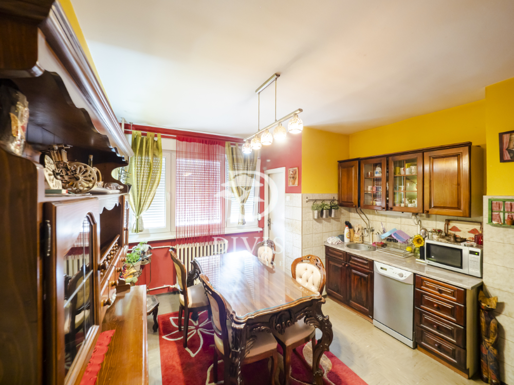 Slika 7 - Ugrinovačka, Troiposoban stan na prodaju, 82m2, 229.900€